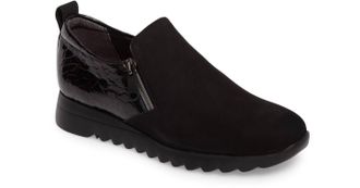 Munro Womens Kit Side Zippers Loafer In Black Nubuck/enboss Patent