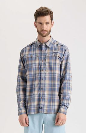 Salt Life Breezers Long Sleeve Button Down Performance Shirt in Midnight at Nordstrom, Size X-Large L