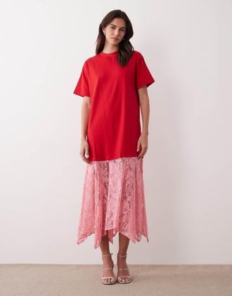 Never Fully Dressed Vestito lungo oversize in jersey con gonna in pizzo rosso e rosa