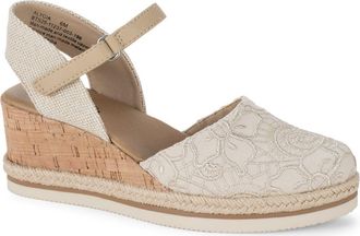 BareTraps Alycia Wedge Sandal in Cream at Nordstrom Rack, Size 5.5