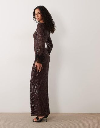 Tfnc abito lungo con paillettes e scollo a barchetta color cioccolato-Marrone