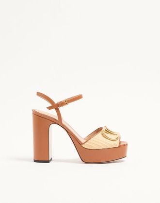 Valentino Garavani Vlogo Signature Platform Sandal In Raffia 115Mm Wo