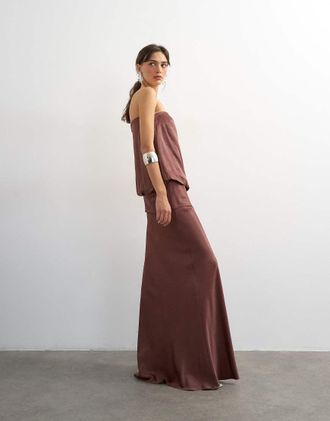 Topshop vestito maxi in raso con vita bassa, bustino a fascia e blouson marrone cioccolato