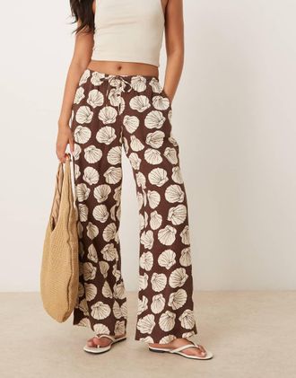 Abercrombie & Fitch Pantaloni a fondo ampio in lino marroni con stampa di conchiglie-Multicolore