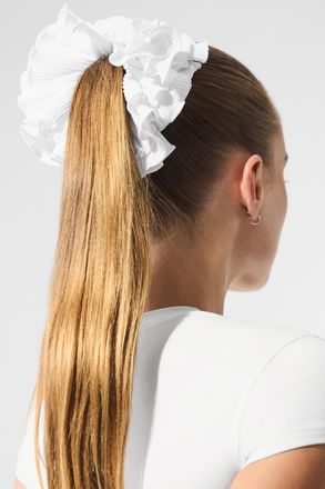Alo | Micro Plisse Oversize Scrunchie in White