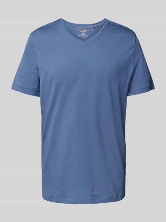 Christian Berg T-Shirt mit V-Ausschnitt in Jeansblau, Gr&ouml;&szlig;e L