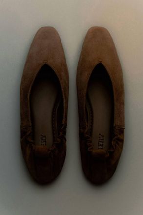 A.Emery Womens Brie Flat Shoes In Cognac