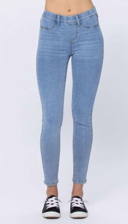 Judy Blue Mid Rise Light Wash Skinny Jeggings In Blue