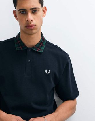 Fred Perry polo con colletto tartan navy-blu navy