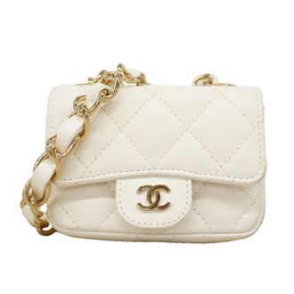 Chanel White Grained Calfskin Pochette (Pre-Owned)