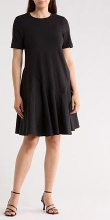DKNY Short Sleeve Shift Dress in Black at Nordstrom Rack, Size 18 (Similar To 14W)