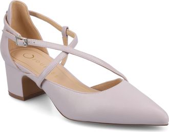 Journee Collection Women & apos;s Galvinn Medium and Wide Width Pumps