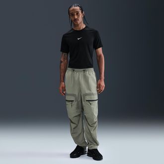 Nike Mens Tech Woven Cargo Pants in Green | HJ2940-320