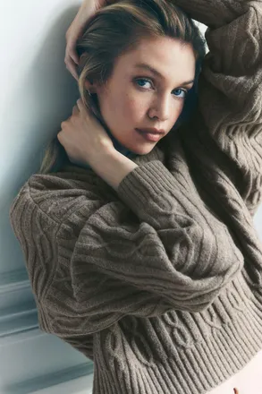 Alo | Cable Knit Winter Bliss Hoodie in Light Cocoa, Size: Medium
