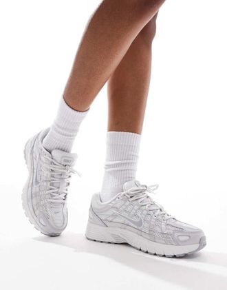 Nike P-6000 - Sneakers unisex bianche e grigie-Bianco