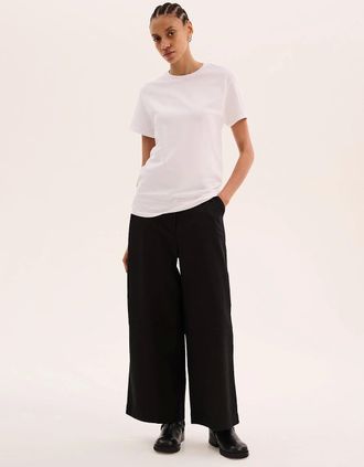 Omnes Womens Jack Boyfriend Tee in White - Size: 18/16