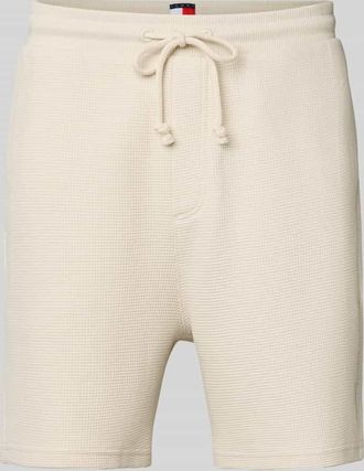 Tommy Jeans Relaxed Fit Sweatshorts mit Strukturmuster in Sand, Größe XXL