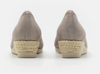 Gabor Genua Wedge Pump - Dames - Sleehakken - Beige - 38 EU - Leer - Schoenen