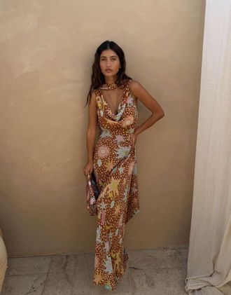 Never Fully Dressed Vestito lungo in chiffon con scollo ad anello e stampa cerbiatto con stelle-Marrone