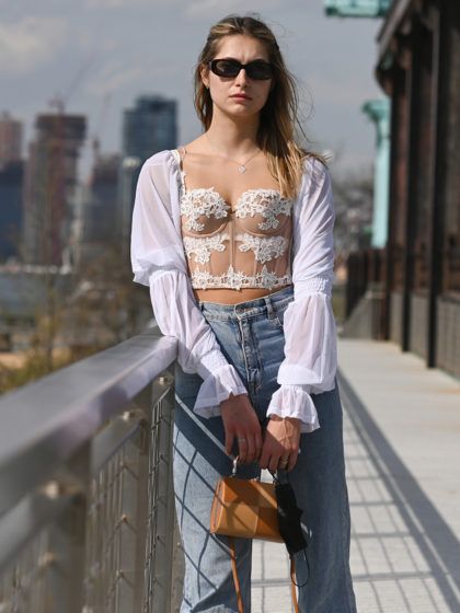 Il ritorno del corsetto: per l’estate 2021 è tendenza bustier!