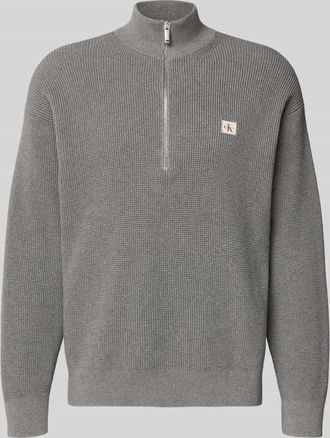 Calvin Klein Jeans Loose Fit Troyer mit gerippten Abschl&uuml;ssen in Mittelgrau, Gr&ouml;&szlig;e XXL