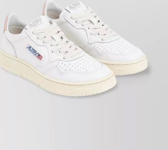 Autry leather medalist low sneakers