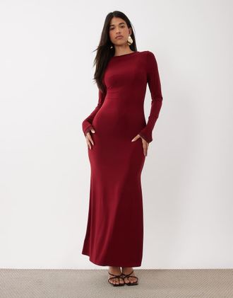 Daska vestito maxi fluido con scollo asimmetrico e dettaglio rifinitura in pizzo color bordeaux-Rosso