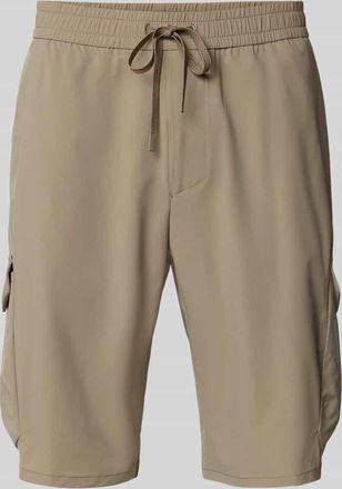 HUGO BOSS Tapered Fit Bermudas mit Cargotaschen in Khaki, Größe 46