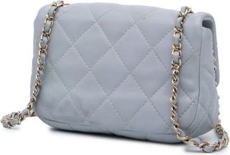 Chanel Borsa a tracolla mini in pelle di vitello con battente e catena 2021-2024 - Grigio