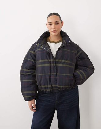 Asos Curve ASOS DESIGN Curve giacca puffer corta con collo a imbuto a quadri scuri-Nero