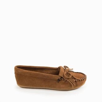 Minnetonka Womens Kilty Hardsole Moccasin In Dusty Brown