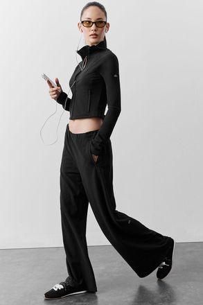 Alo | Sway Mid-Rise On The Go Pants in Black, Size: Medium