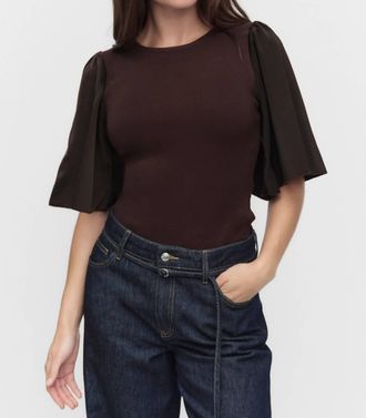 Gestuz Sama Top In Mol&eacute;