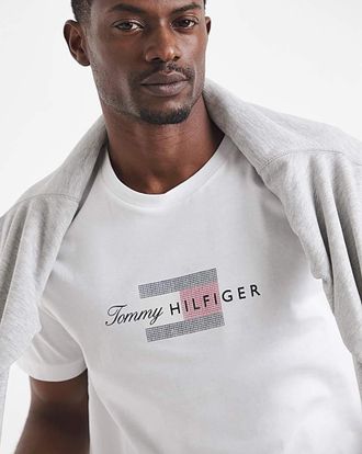 Tommy Hilfiger Script Flag T-Shirt