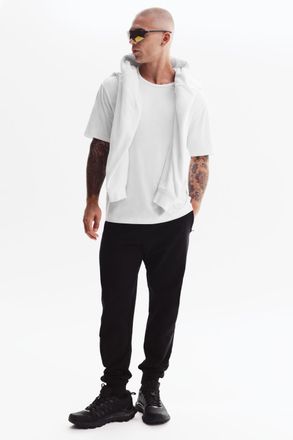 Alo | Essential Short Sleeve Street T-Shirt in White, Size: Medium