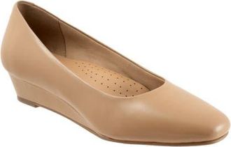 Trotters Denisse Wedge Pump in Beige at Nordstrom, Size 10.5