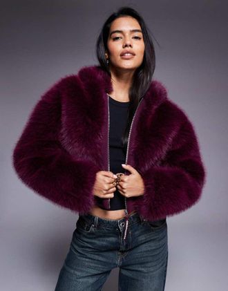 Asos Weekend Collective - Cappotto color prugna corto in pelliccia sintetica-Rosso