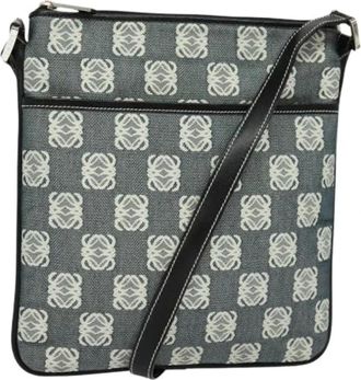 Loewe Pre-owned Cross Body Bags, female, Gray, Size: ONE SIZE Pre-owned Leather Cross Body Bag