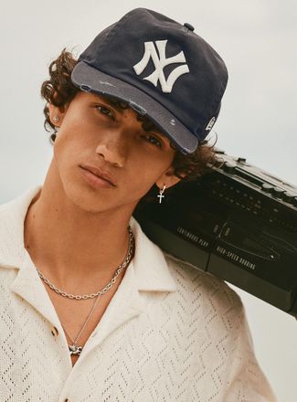 New Era Mens New York Yankees distressed cap Available exclusively at Simons