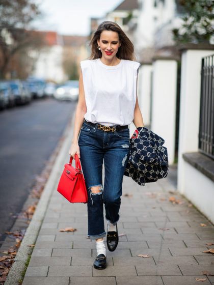 La t-shirt senza maniche è il nuovo trend che presto vedremo ovunque