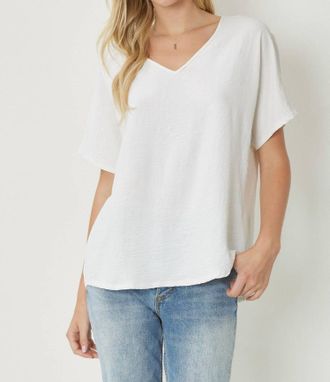 Entro Solid V-Neck Top In Off White