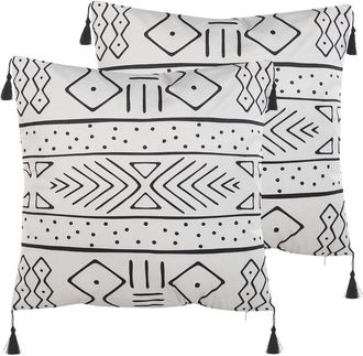 Beliani Conjunto De 2 Cojines De Poli&eacute;ster Blanco Negro Patr&oacute;n Geom&eacute;trico Borlas Decorativas 45 X 45 Cm Schefflera