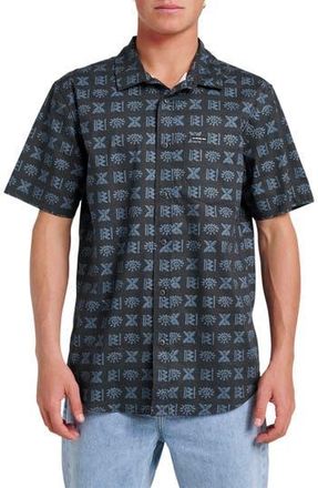 Quiksilver Stone Etch Classic Fit Short Sleeve Stretch Cotton Button-Up Shirt in Black at Nordstrom Rack, Size X-Large