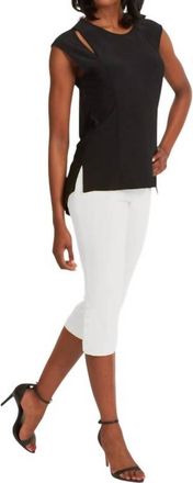 Frank Lyman Design Silky Jersey Knit Pull On Capris Pants In White