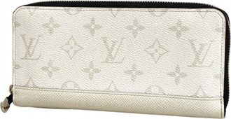 Louis Vuitton White Long Wallet (Bi-Fold) (Pre-Owned)