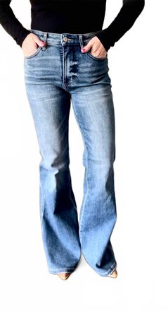 Judy Blue The Wilder Flared Jean In Medium Wash