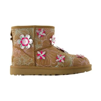 UGG Winter Boots, female, Brown, Size: 10 US Classic Mini Meadow Ankle Boots