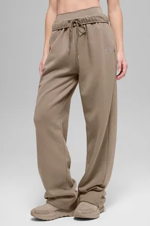 Alo | Accolade Straight Leg Sweatpant in Gravel, Size: Medium