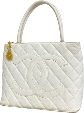 Chanel White Grained Calfskin Tote Bag (Pre-Owned)