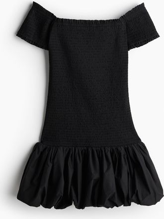 H&M Gesmoktes Off-Shoulder-Kleid - Schwarz